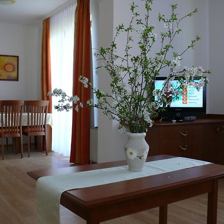 Szerencsemak Panzio Apartment Kehidakustany Phòng bức ảnh